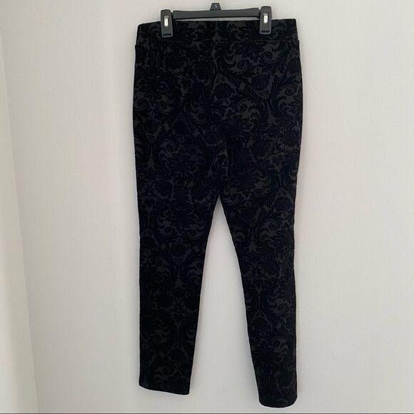 Roz & Ali Women’s Pull On Floral Velvet Pants - Picture 3 of 3